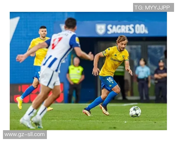 掌握足球防守技巧提升球队实力的有效策略与方法